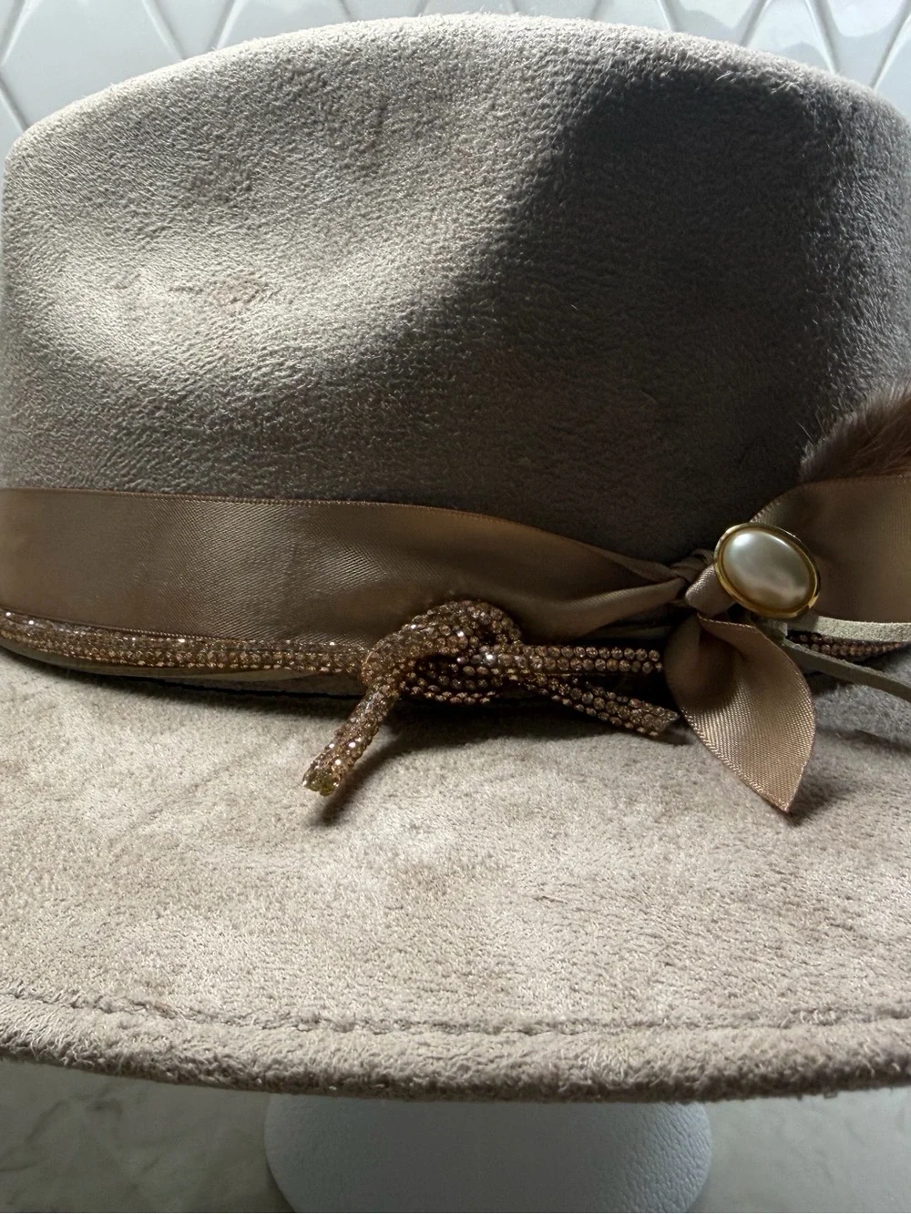 Women’s  Taupe Wide-Brim Felt Fedora with Ribbon and Feather